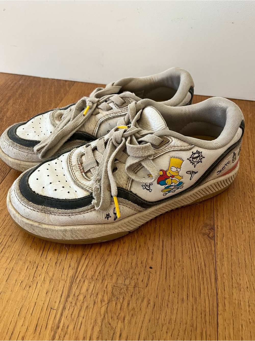 Cariuma UBA women’s 7.5 men’s 6 bart Simpson skate shoes